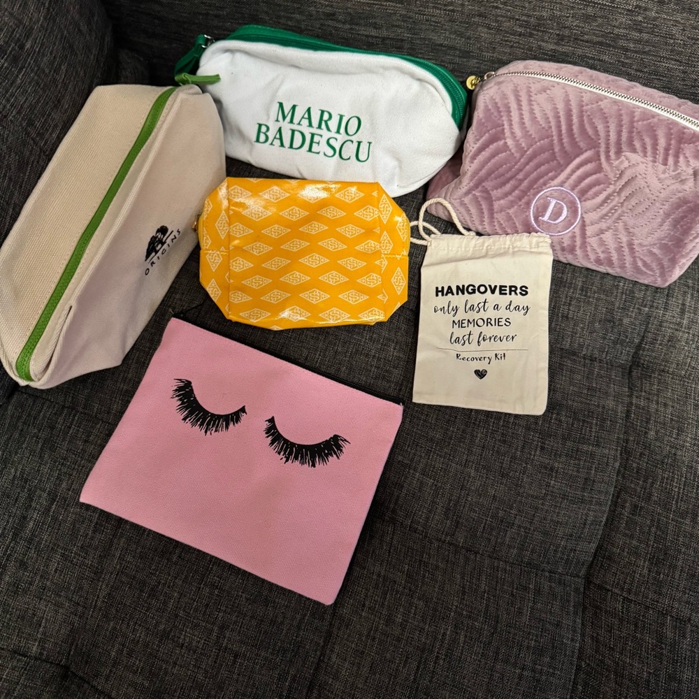 Lot of 6 toiletry bags! NWOTs - Picture 3 of 5